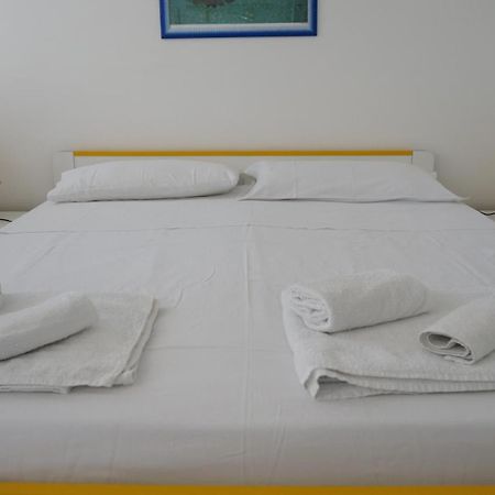 Annalisa Apartments 300 M Dal Mare 산비토로카포 외부 사진